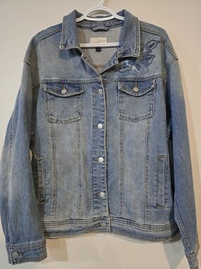 Universal Thread Women's Size L Blue Denim Jacket with Embroidered Floral Accent